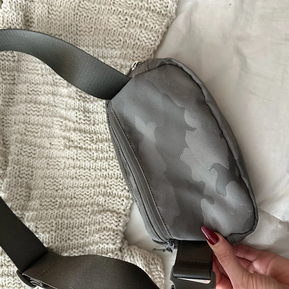 Lululemon bag - Picture 3 of 5